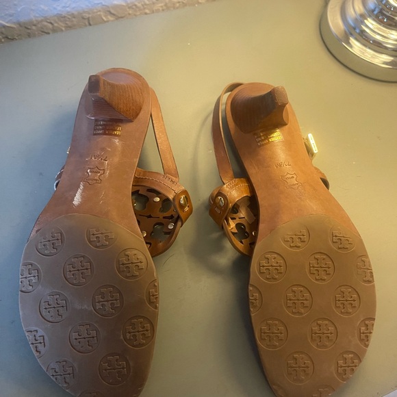 Tory Burch Tan Sandals with Gold Emblem - Picture 6 of 6